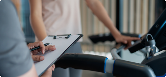 Grupo de corrida da assessoria 101% treinando com treinador dedicado